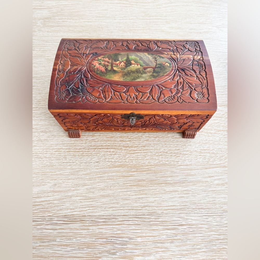 Vintage Carved Wooden Jewelry Box w/ Glass Lid Floral Etching Cottage Scene